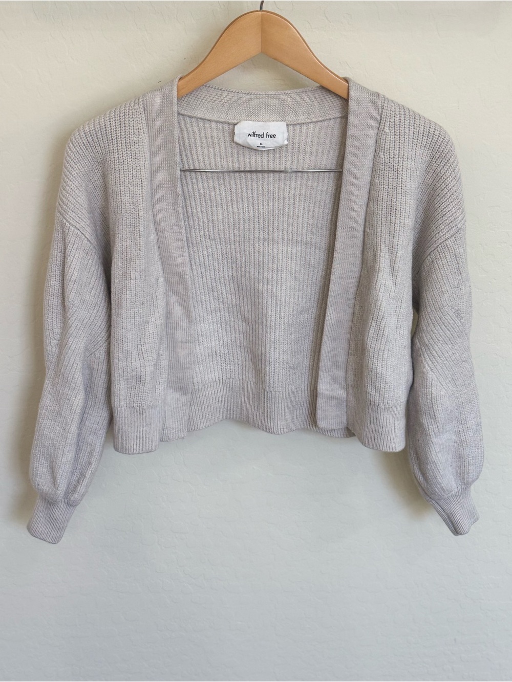 Aritzia Wilfred Free Unwind Merino Wool Cropped Cardigan Light Heather Gray XS